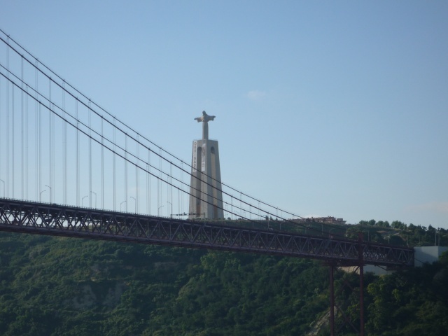 Cristo Rei Statue